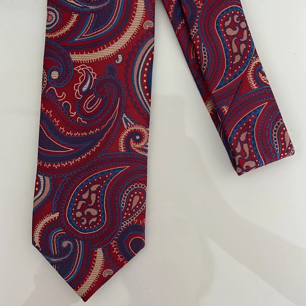 NWOT Boy’s (8-15 ages) Paisley Red Blue Tie